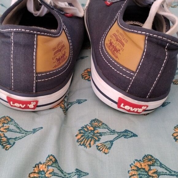 Levi's Sneakers  - Picture 5 of 12